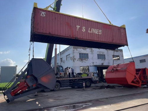 Tanzanian Clients Visit MAXTECH Factory: Custom Container Spreader for 20FT and 40FT