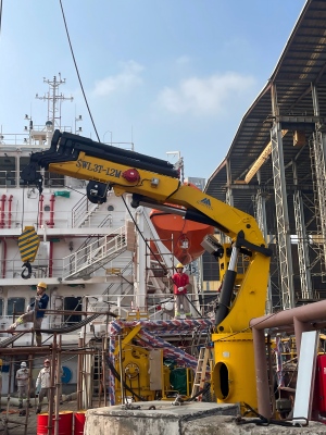 3t12m Knuckle boom crane2