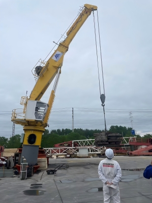 MAXTECH 3t39m Telescopic Boom Crane Undergoes Load Testing to Enhance Marine Operational Efficiency