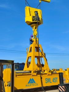 Maxtech 45T Electric Hydraulic Telescopic Container Spreader