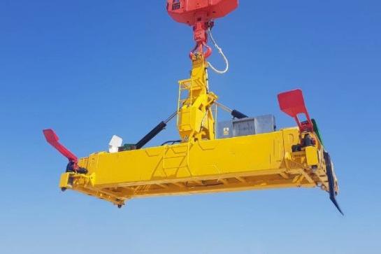 Maxtech 45T Electric Hydraulic Telescopic Container Spreader