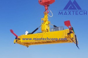 Hydraulic telescopic container  spreader