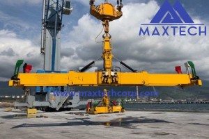 Hydraulic telescopic container  spreader