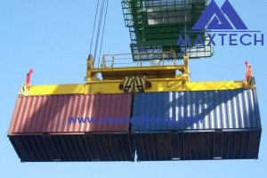 Hydraulic telescopic container  spreader