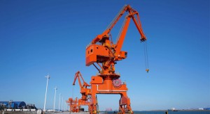 Rail Moving Crane Stiff Boom Crane Mobile Harbour with steel wire luffing