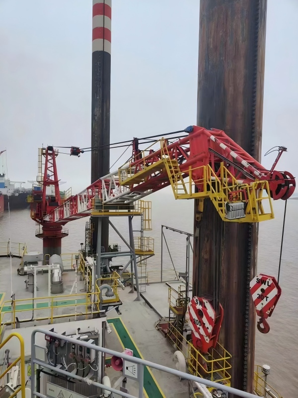 floating crane3